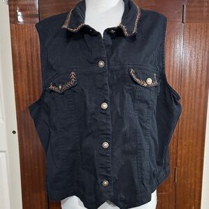 Plus size cotton Vest with Embroidered Details